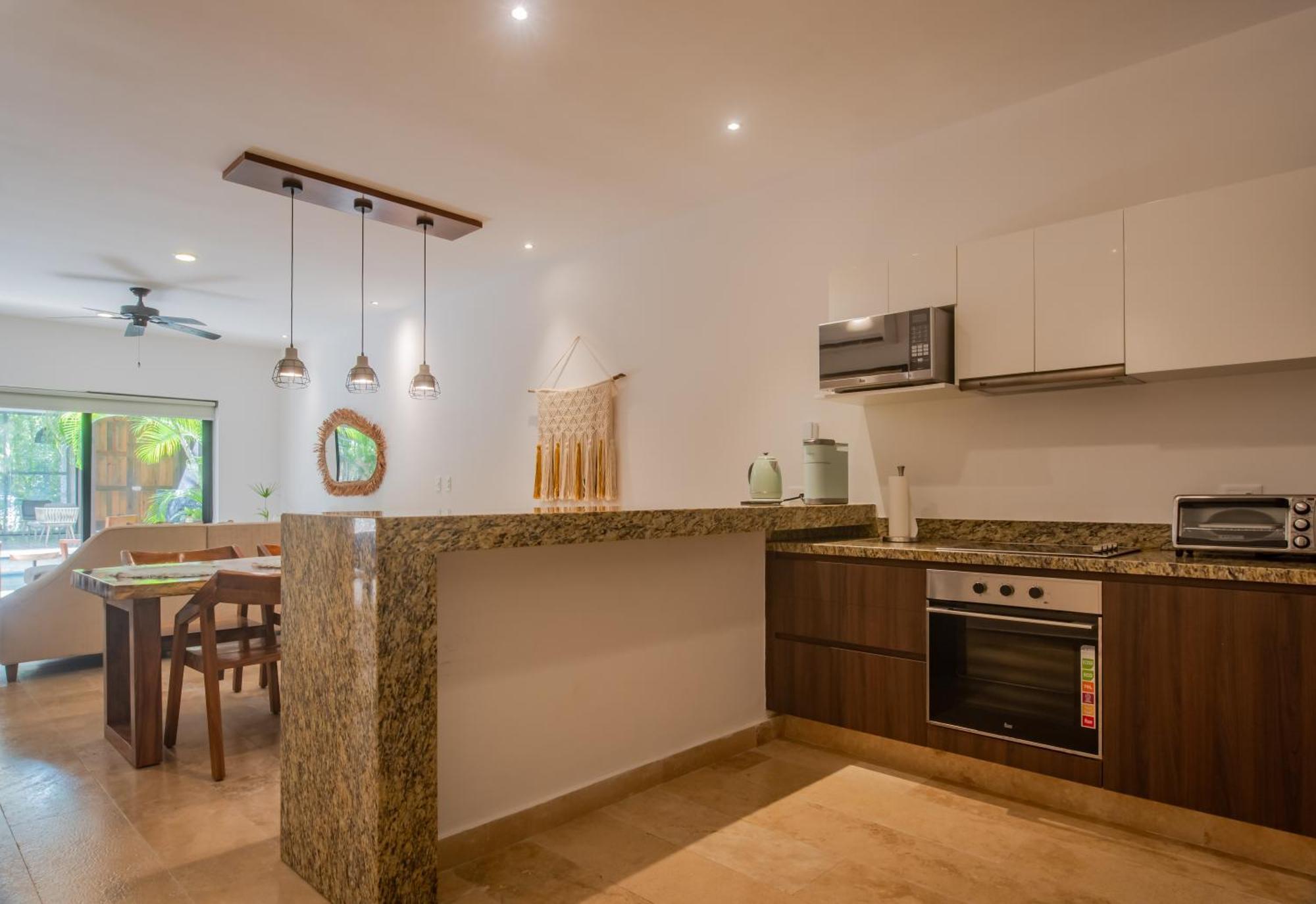Luxury Aldea Zama 2Bed - 2Bat Apartment Private Terrace & Swim Up 툴룸 외부 사진